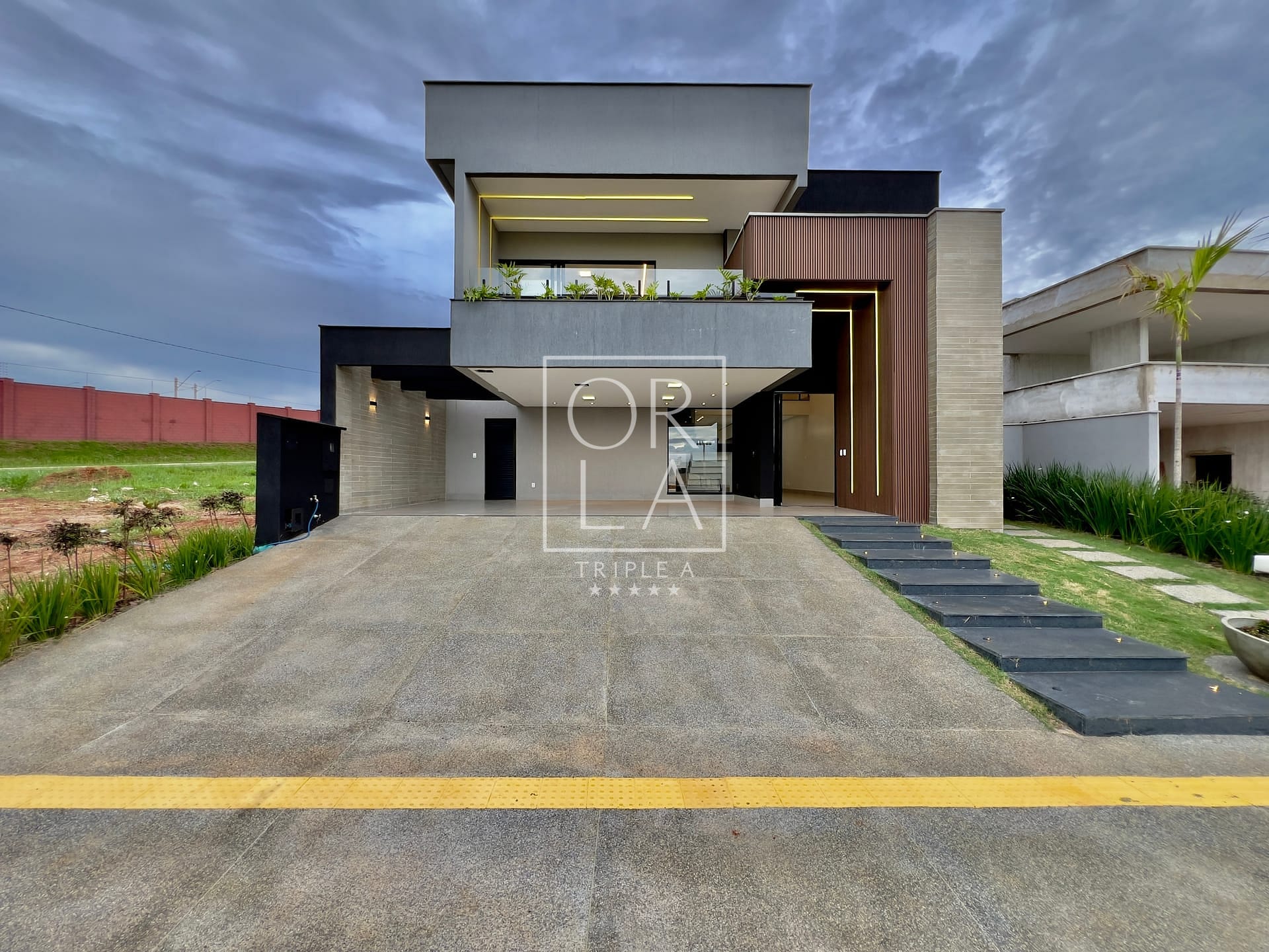 Sobrado à venda, Jardins Capri, Senador Canedo, GO