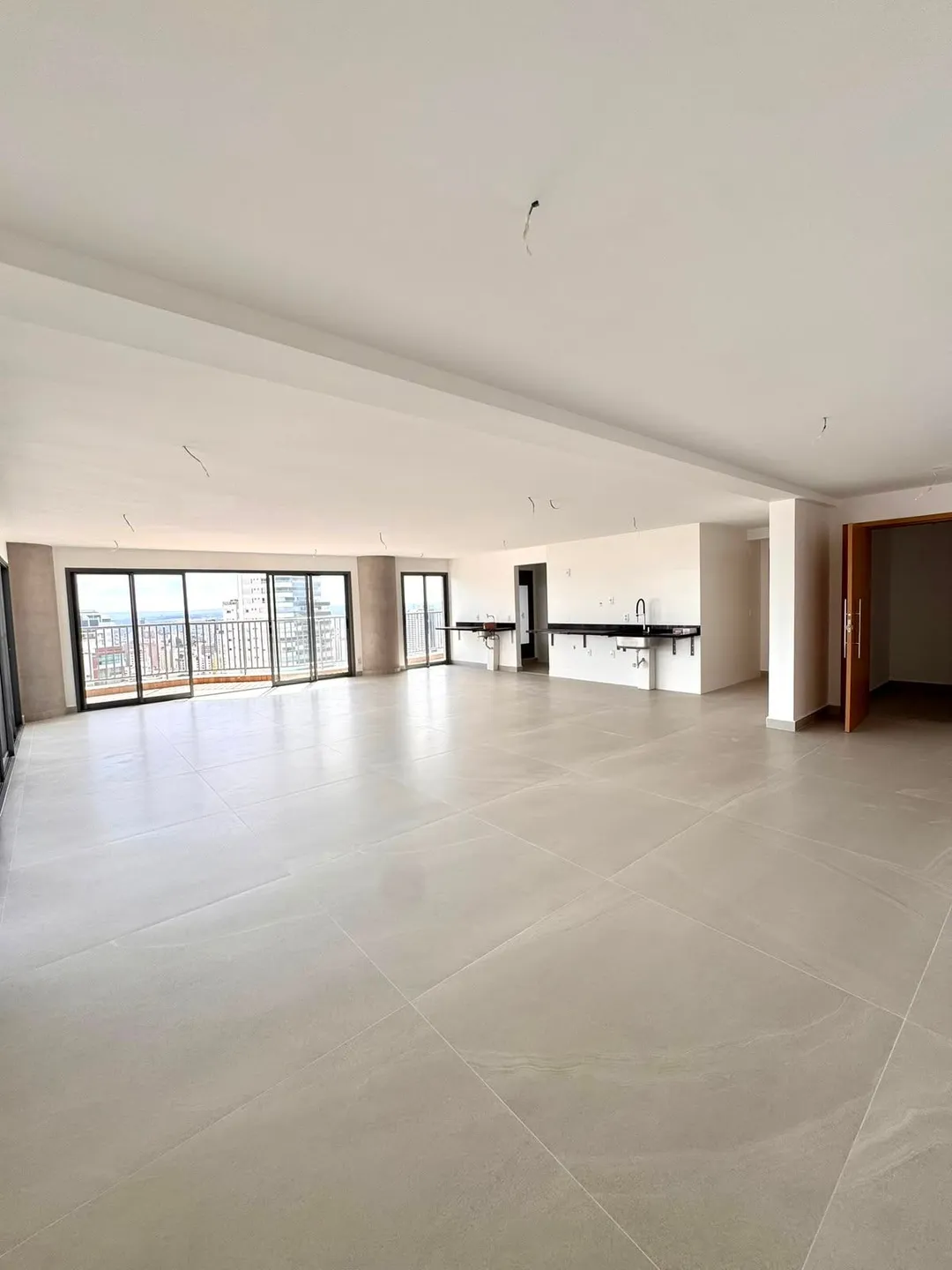 Apartamento à venda, Setor Oeste, Goiânia, GO